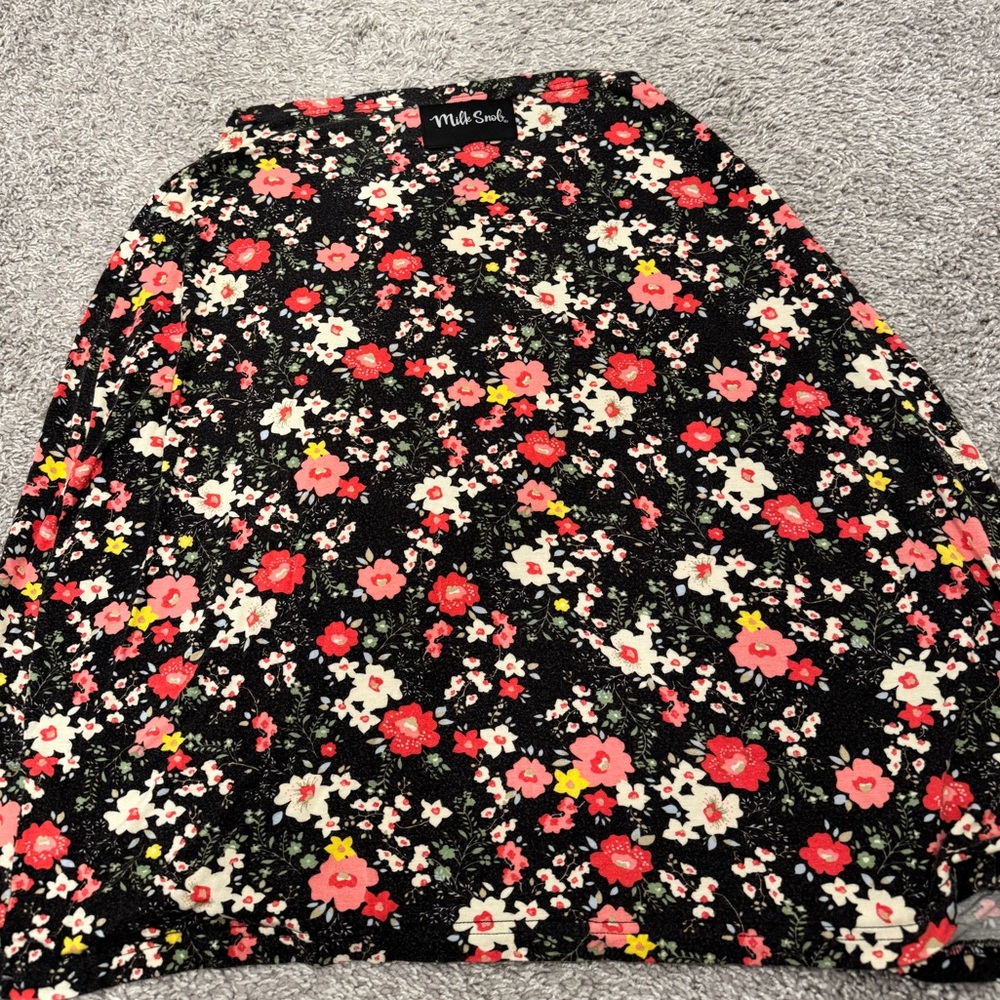 Four 5-in-1 cover and one apron breastfeeding cover up